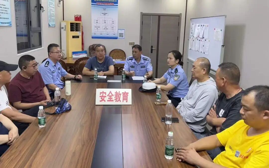 秋季開學，你家孩子坐的校車被“查”了......