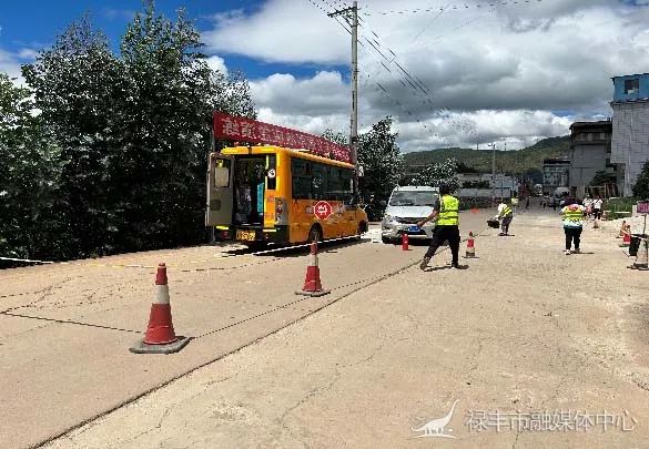 祿豐市：健全和完善校車事故應(yīng)急處置措施 確保師生生命和財產(chǎn)安全