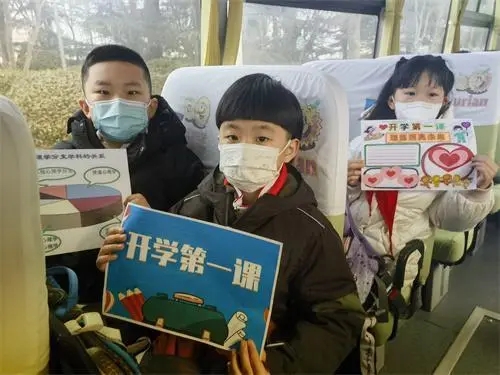 青島溫馨校車運送島城12.5萬名學子安全抵校