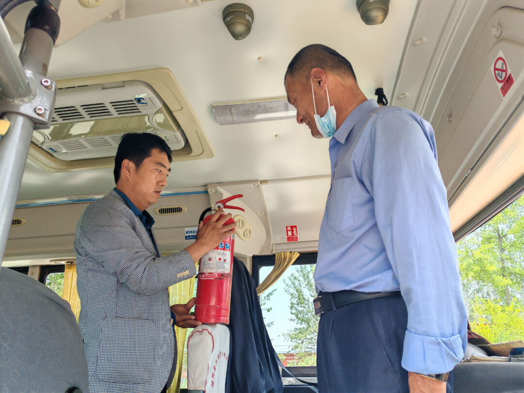 冠縣東古城鎮(zhèn)聯(lián)合校各校開展校車安全排查專項(xiàng)活動