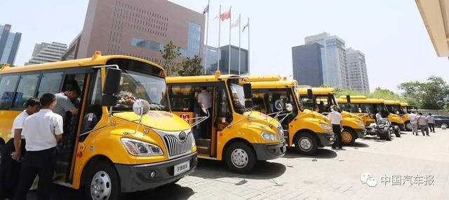 從快速崛起到大幅萎縮，校車要怎樣重回好時光？