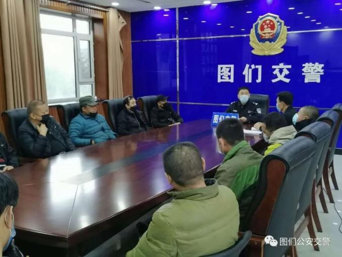 圖們公安交警大隊開展復(fù)學(xué)復(fù)課校車安全大檢查