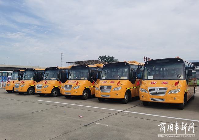 管理搞上去、收費(fèi)降下來(lái)！起底鹽阜校車安全運(yùn)營(yíng)背后的秘密