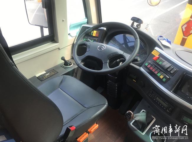 管理搞上去、收費(fèi)降下來(lái)！起底鹽阜校車安全運(yùn)營(yíng)背后的秘密
