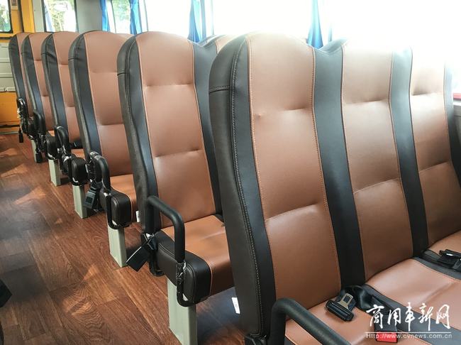 管理搞上去、收費(fèi)降下來(lái)！起底鹽阜校車安全運(yùn)營(yíng)背后的秘密